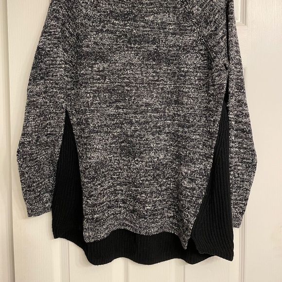 LOFT Black/Grey Crewneck Sweater - Picture 2 of 11